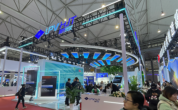 科技感展台顶部可以考虑哪些因素设计