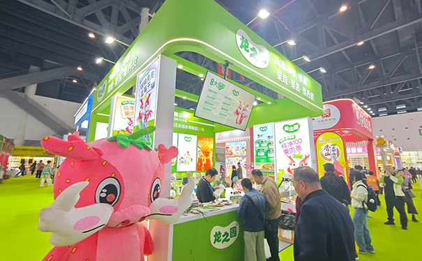 色彩搭配如何与零食类展台的主题相契合